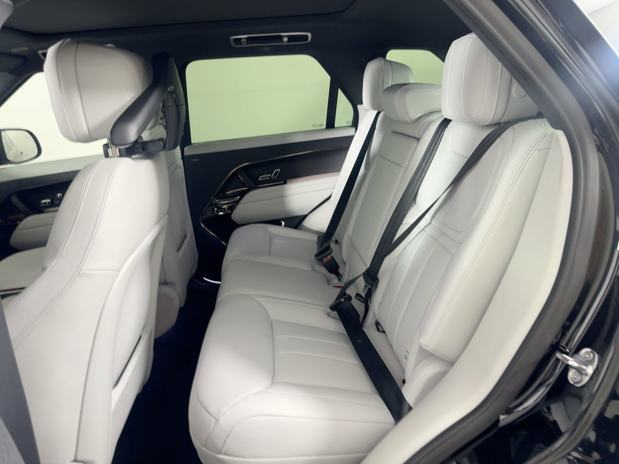 New 2025 Land Rover Range Rover Sport SE image 24