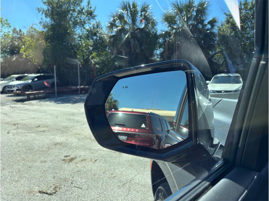 Used 2022 GMC Yukon XL SLE w/ Gmc Pro Safety Plus Package image 20