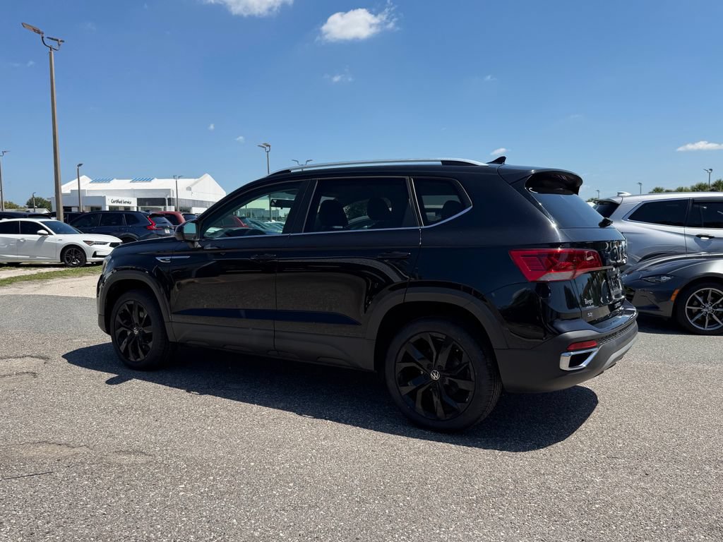 Used 2022 Volkswagen Taos SE FWD image 6