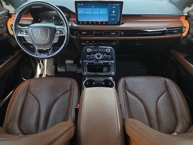 Used 2023 Lincoln Nautilus Reserve w/ Luxury Package AWD/4WD image 10