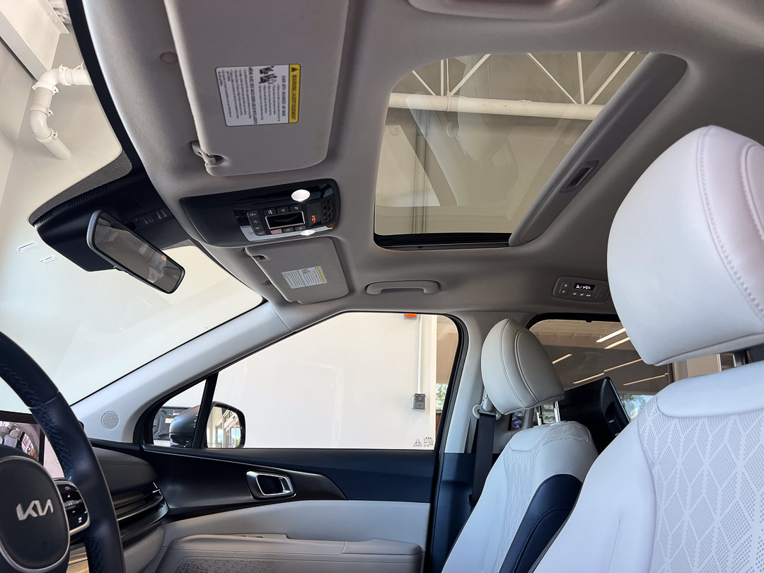 Used 2025 Kia Carnival SX FWD image 31