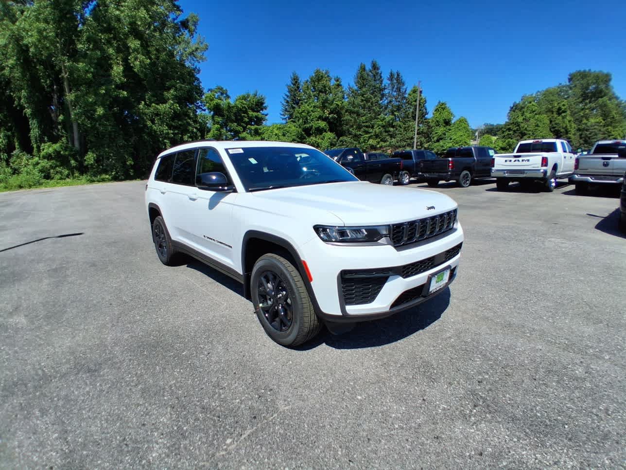 New 2026 Jeep Grand Cherokee L 4WD image 3