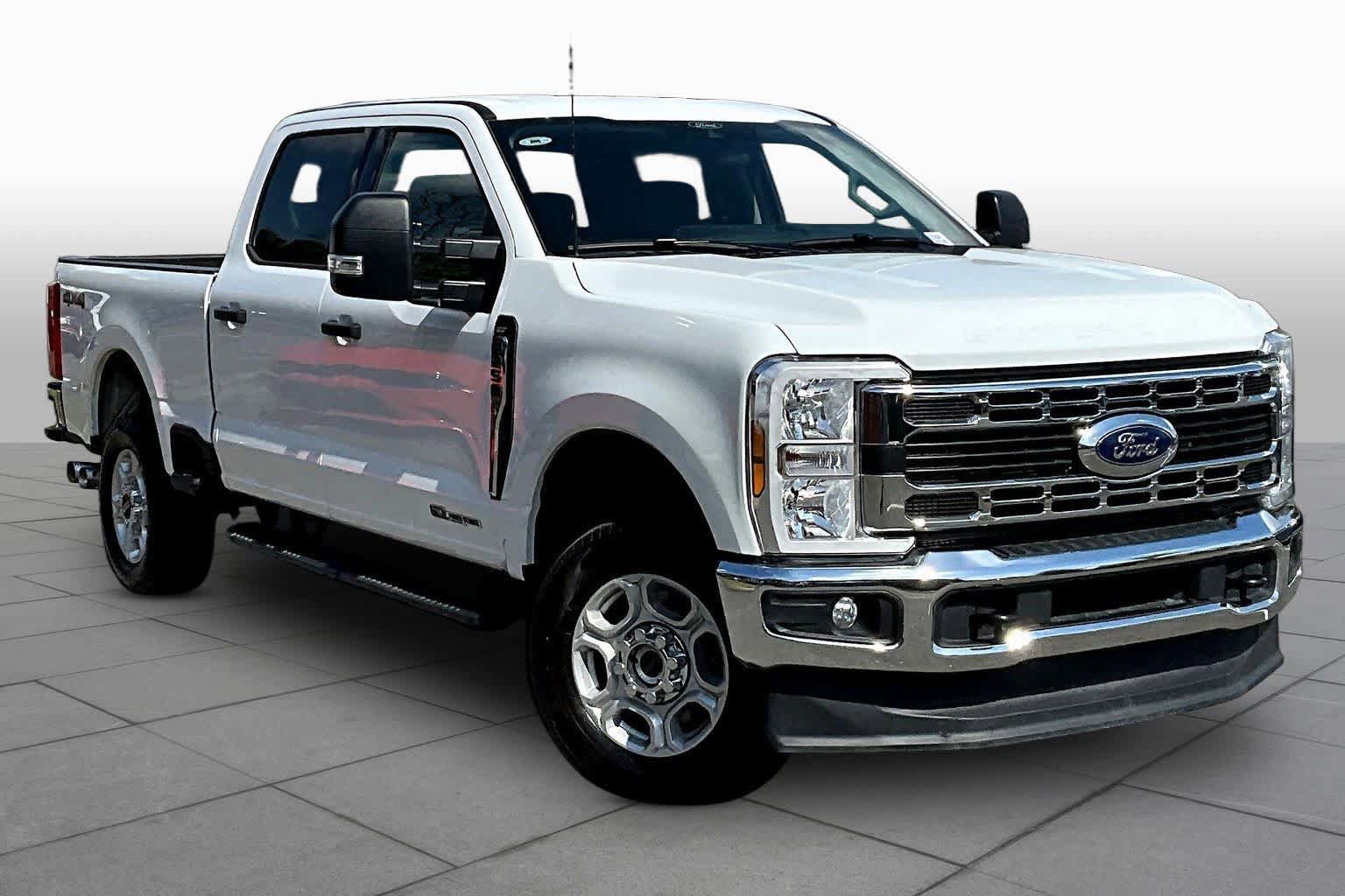 Used 2025 Ford F250 XLT AWD/4WD image 3