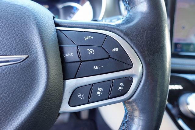 Used 2021 Chrysler Pacifica Touring-L image 14