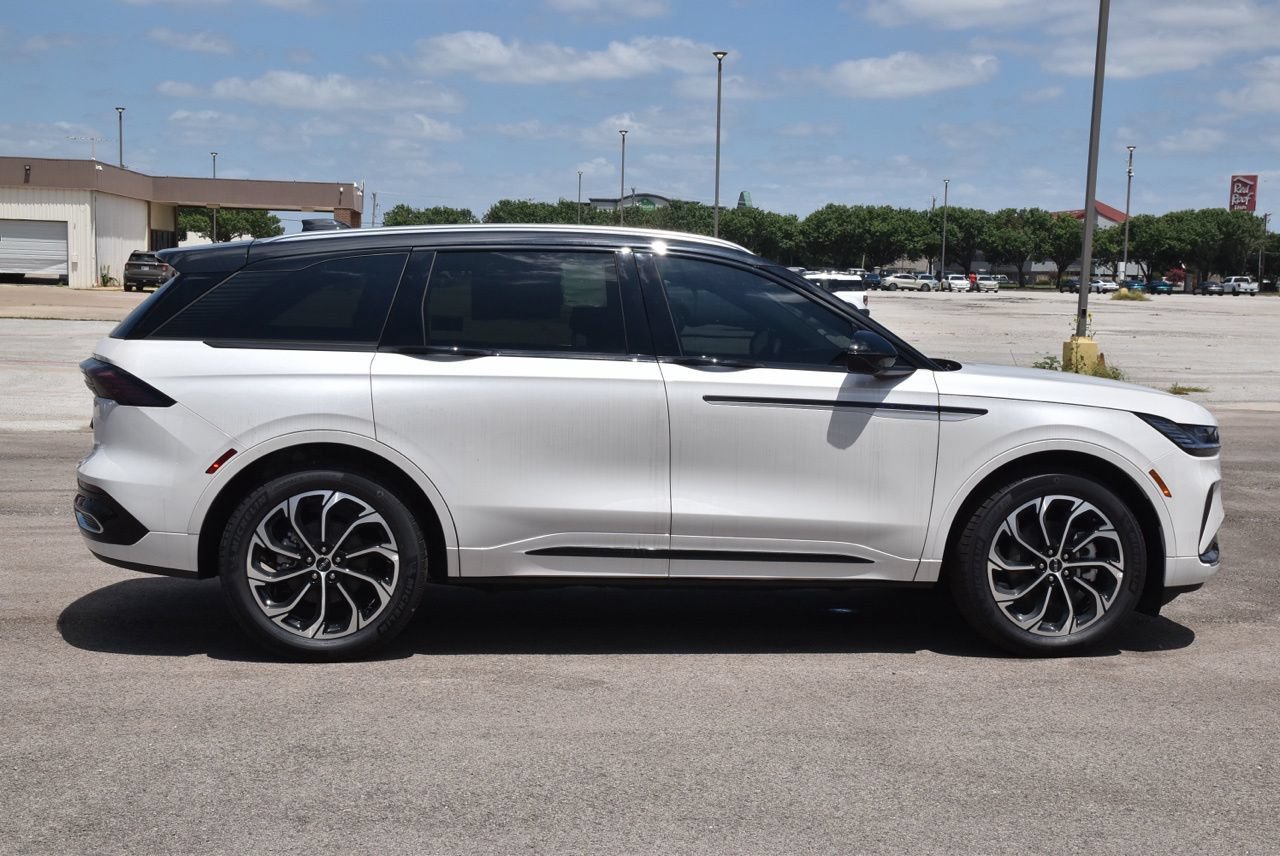 New 2026 Lincoln Nautilus Reserve AWD/4WD image 5