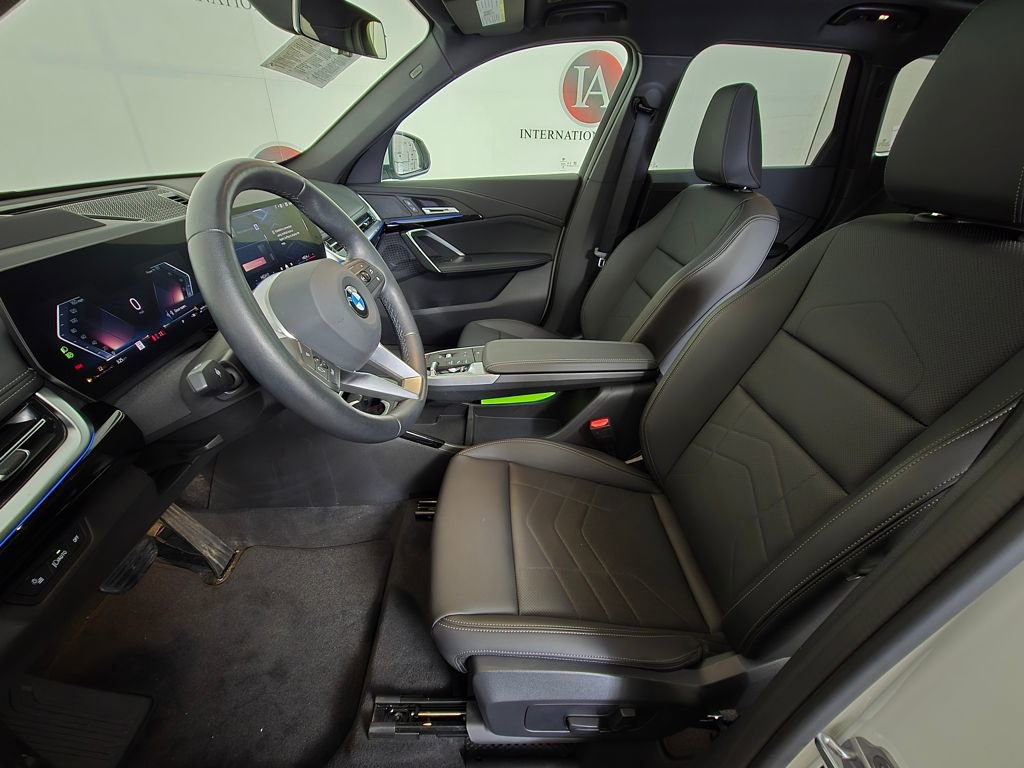 Used 2025 BMW X1 xDrive28i w/ Technology Package image 14