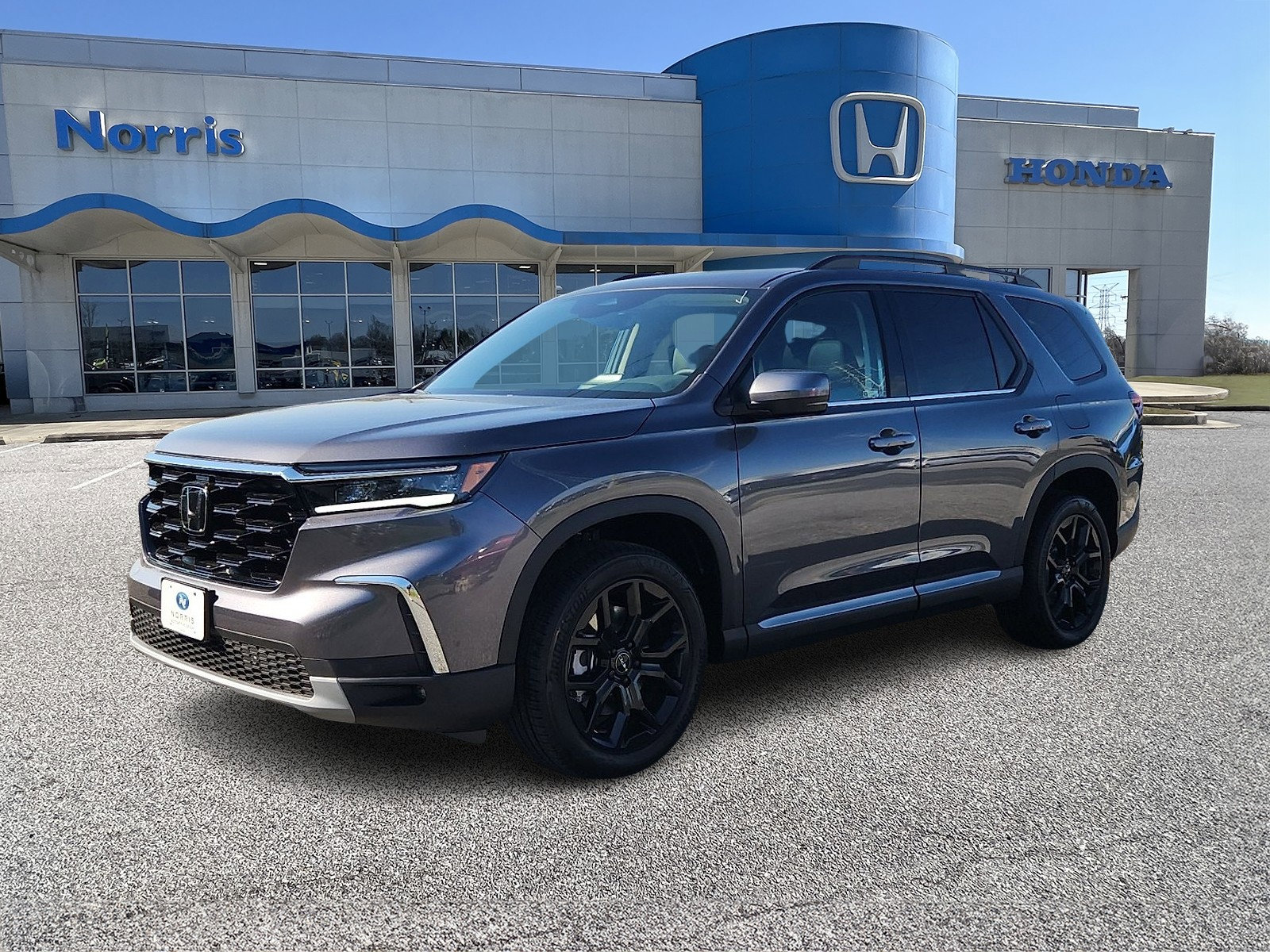 New 2025 Honda Pilot Touring image 2