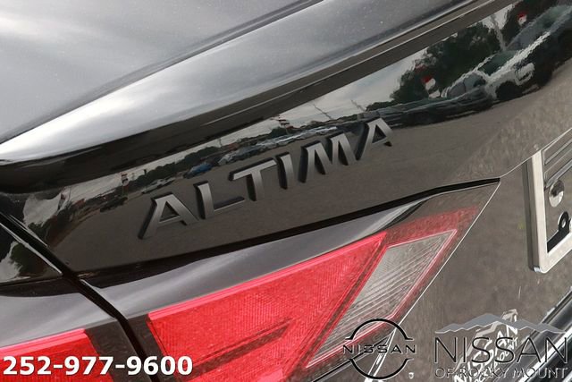Used 2022 Nissan Altima 2.5 SR w/ Midnight Edition Package AWD/4WD image 11