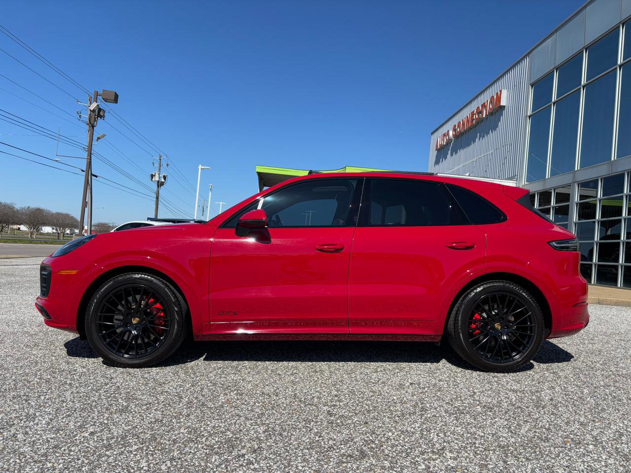 Used 2023 Porsche Cayenne GTS image 3
