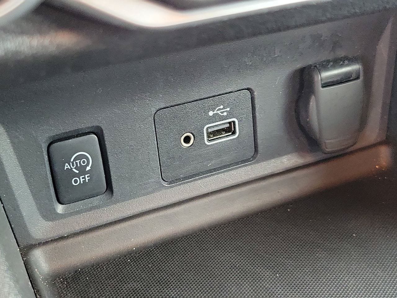 Used 2024 Nissan Sentra S FWD image 27