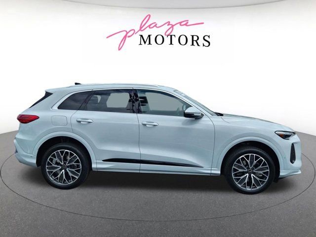 Certified 2025 Audi Q5 Premium Plus w/ Premium Plus AWD/4WD image 4