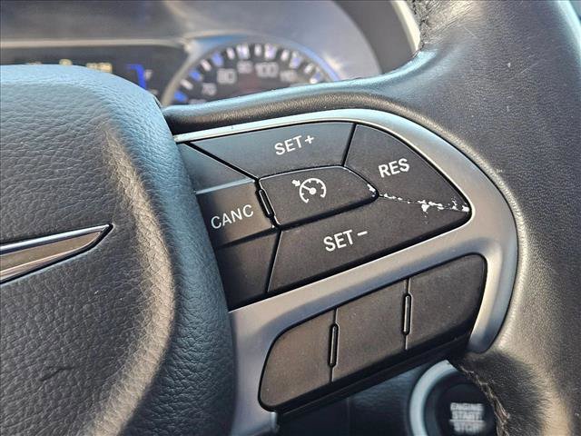Used 2017 Chrysler 200 Limited Platinum image 17
