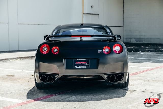 Used 2010 Nissan GT-R Premium AWD/4WD image 17