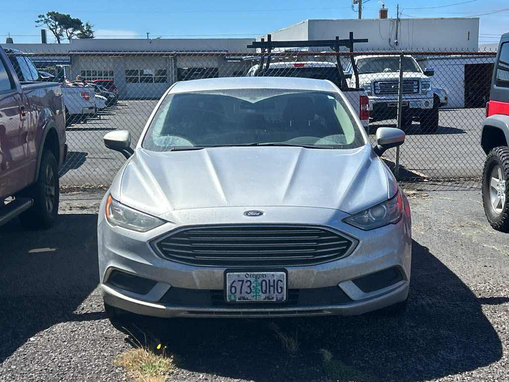 Used 2017 Ford Fusion SE FWD image 1
