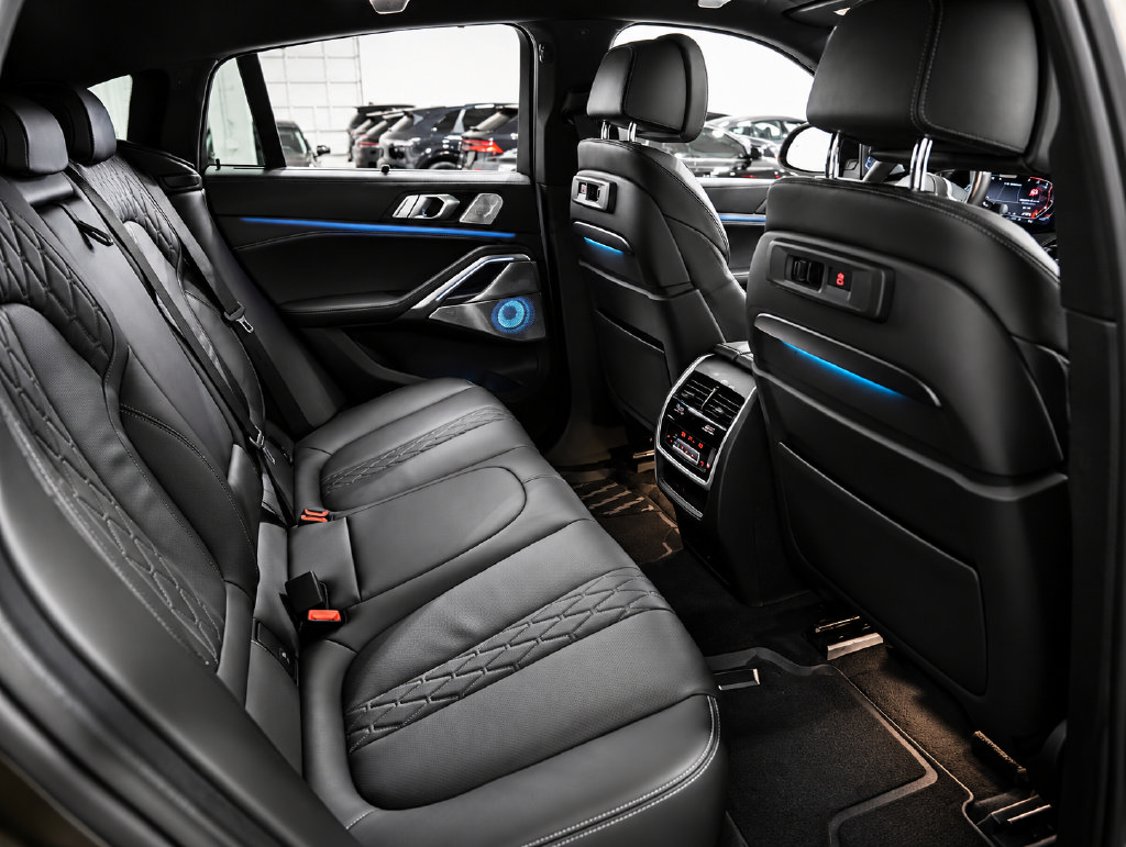 Used 2020 BMW X6 M50i w/ Executive Package AWD/4WD image 31