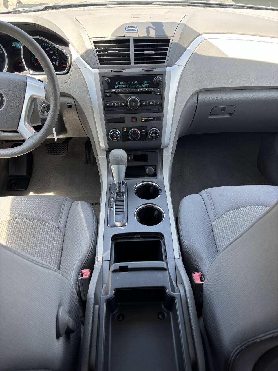 Used 2010 Chevrolet Traverse LS FWD image 25
