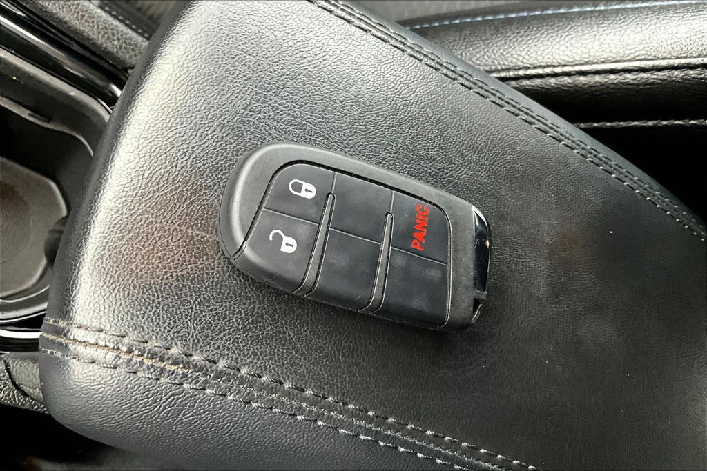 Used 2025 Jeep Compass Latitude w/ Altitude Special Edition AWD/4WD image 35