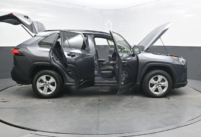 Used 2021 Toyota RAV4 LE AWD/4WD image 50