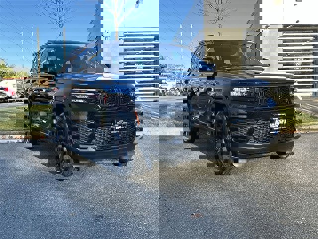 Certified 2023 Jeep Grand Cherokee Altitude image 1