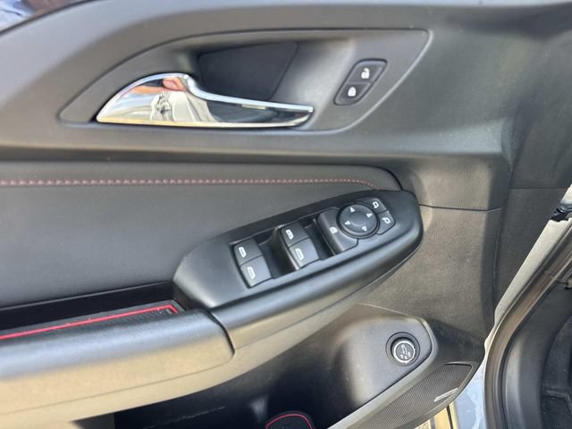 Used 2023 Chevrolet TrailBlazer RS w/ Sun and Liftgate Package FWD image 20