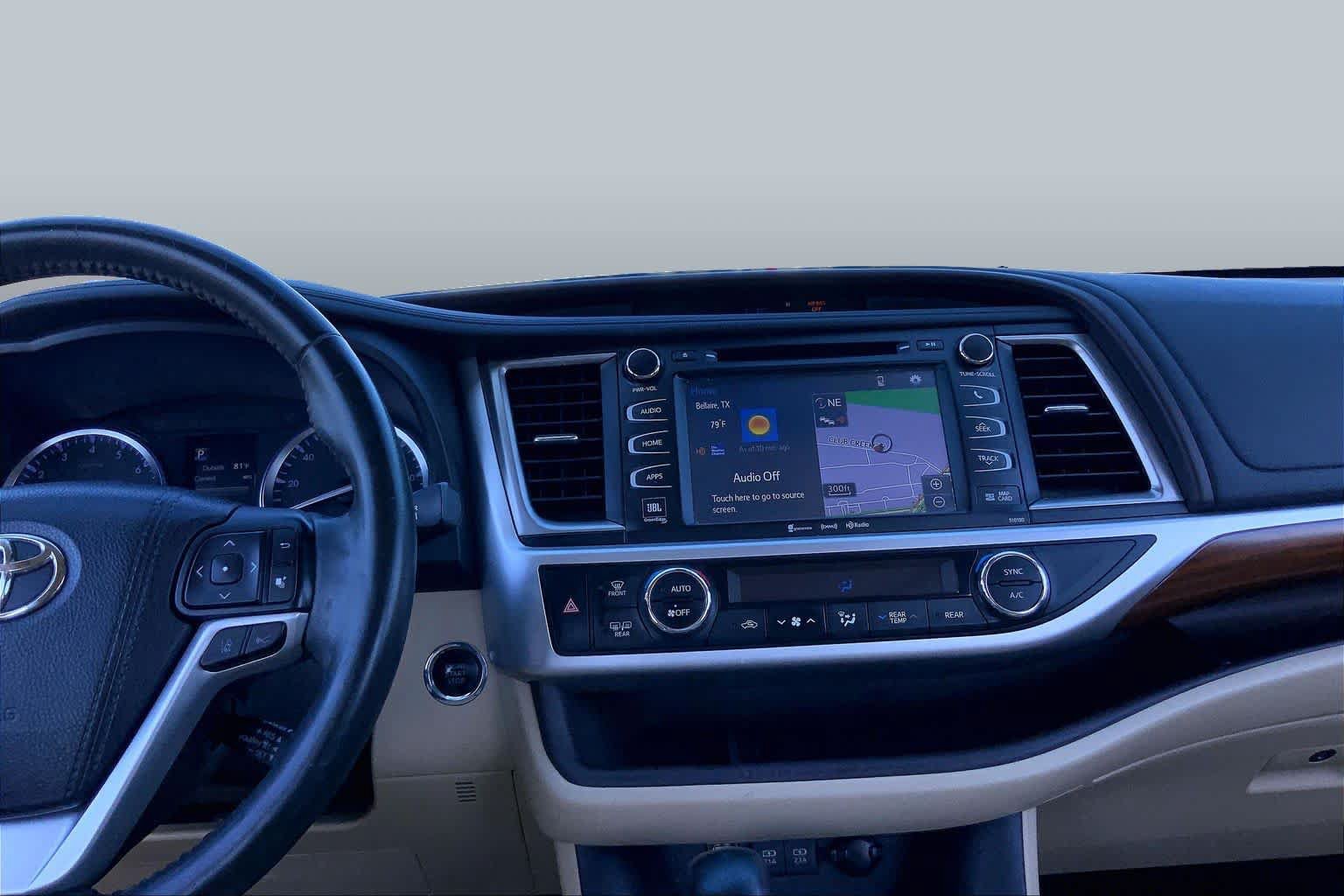 Used 2018 Toyota Highlander Limited Platinum FWD image 7