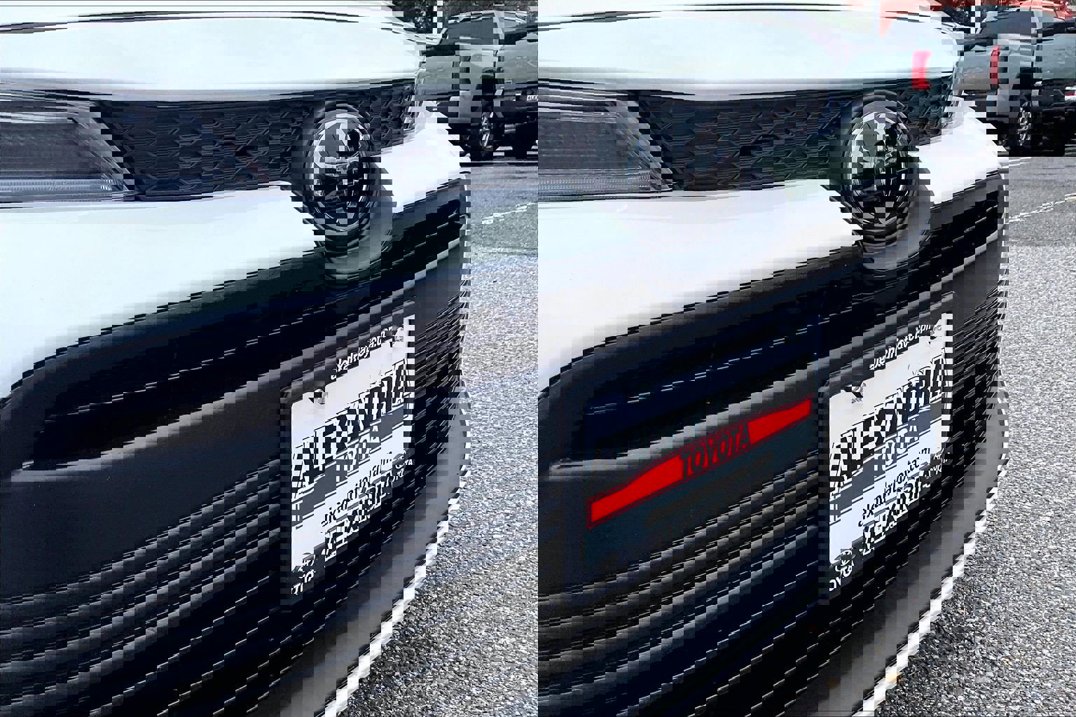 Used 2025 Toyota Corolla LE image 28