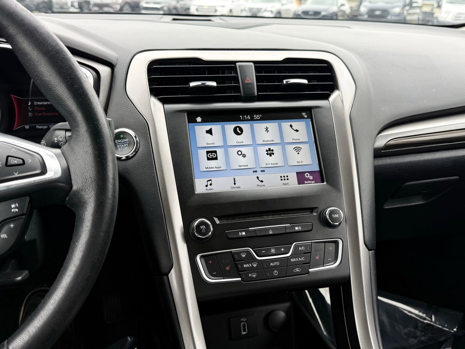 Used 2018 Ford Fusion SE w/ Equipment Group 602A FWD image 32