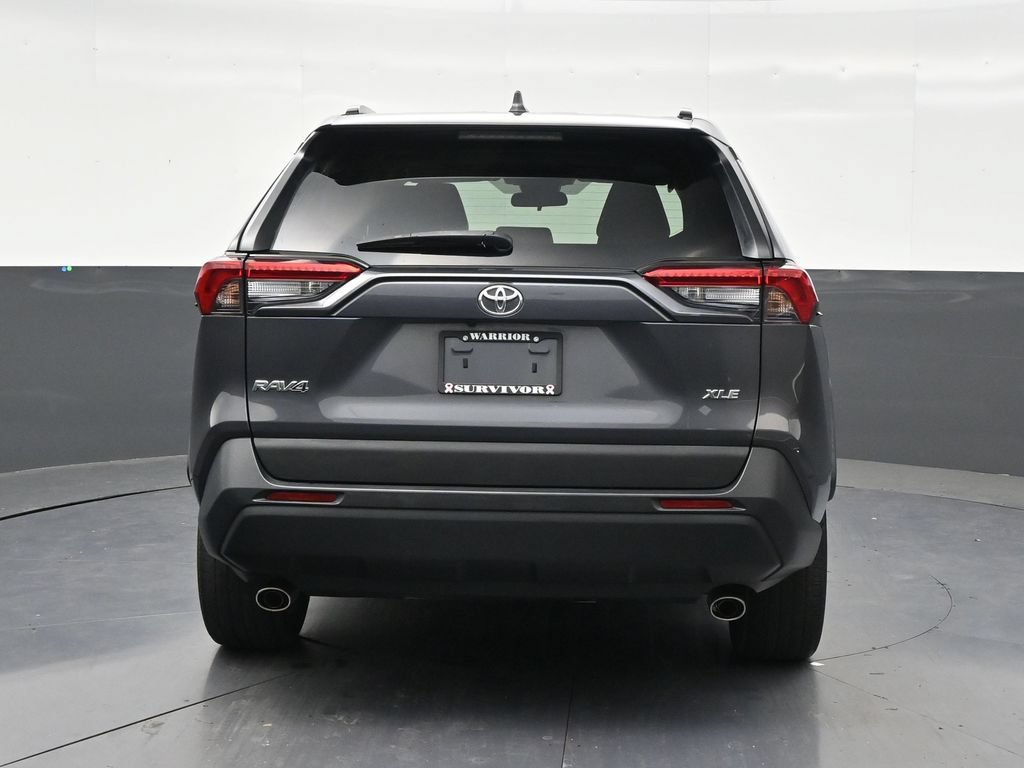 Used 2021 Toyota RAV4 XLE Premium FWD image 4