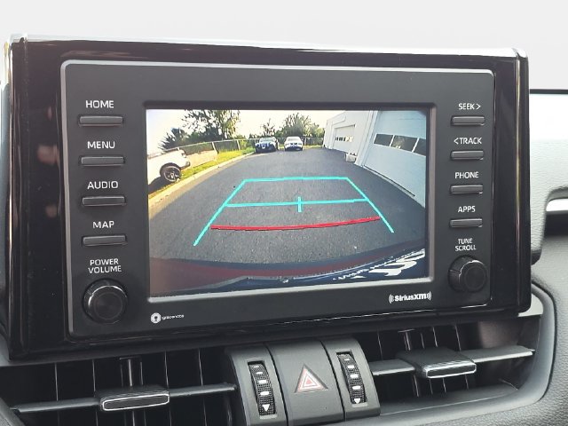 Certified 2021 Toyota RAV4 XLE Premium AWD/4WD image 21