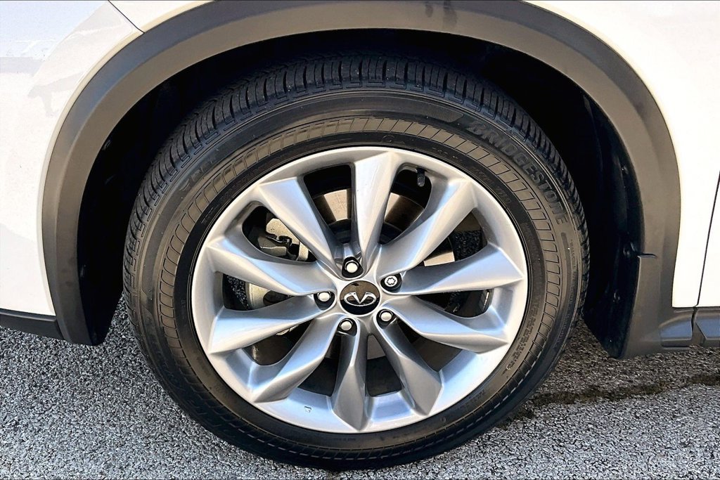 Certified 2022 INFINITI QX50 Luxe FWD image 10