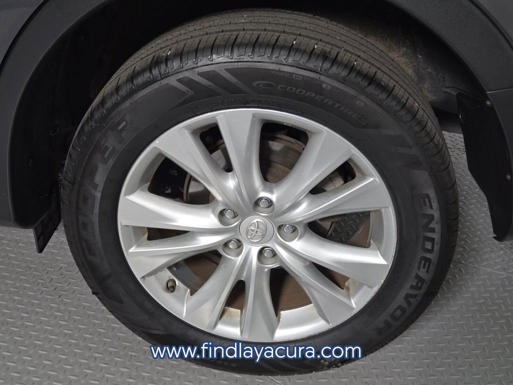 Used 2015 Toyota RAV4 Limited image 9