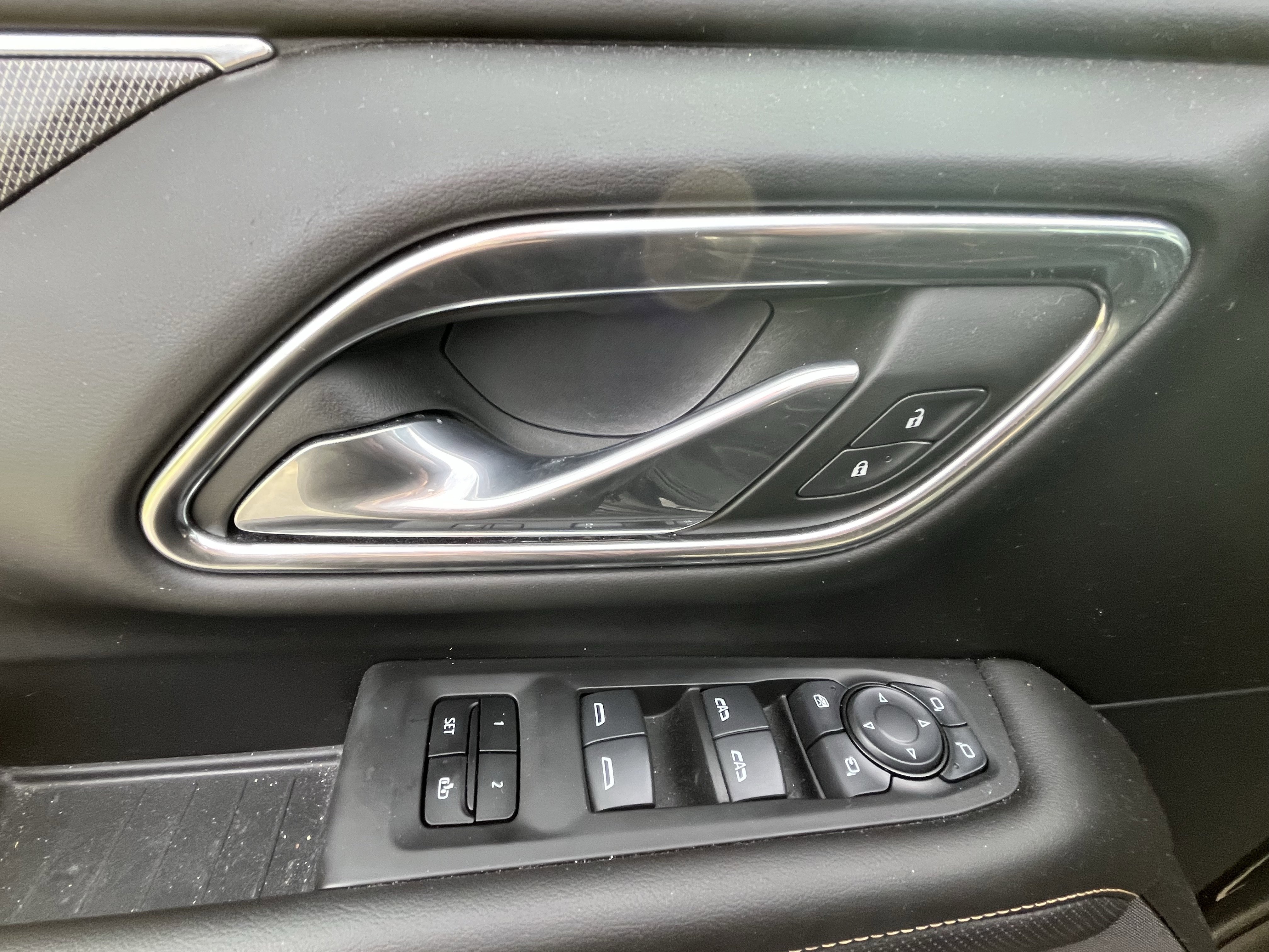 Used 2024 GMC Yukon AT4 w/ AT4 Premium Plus Package image 14