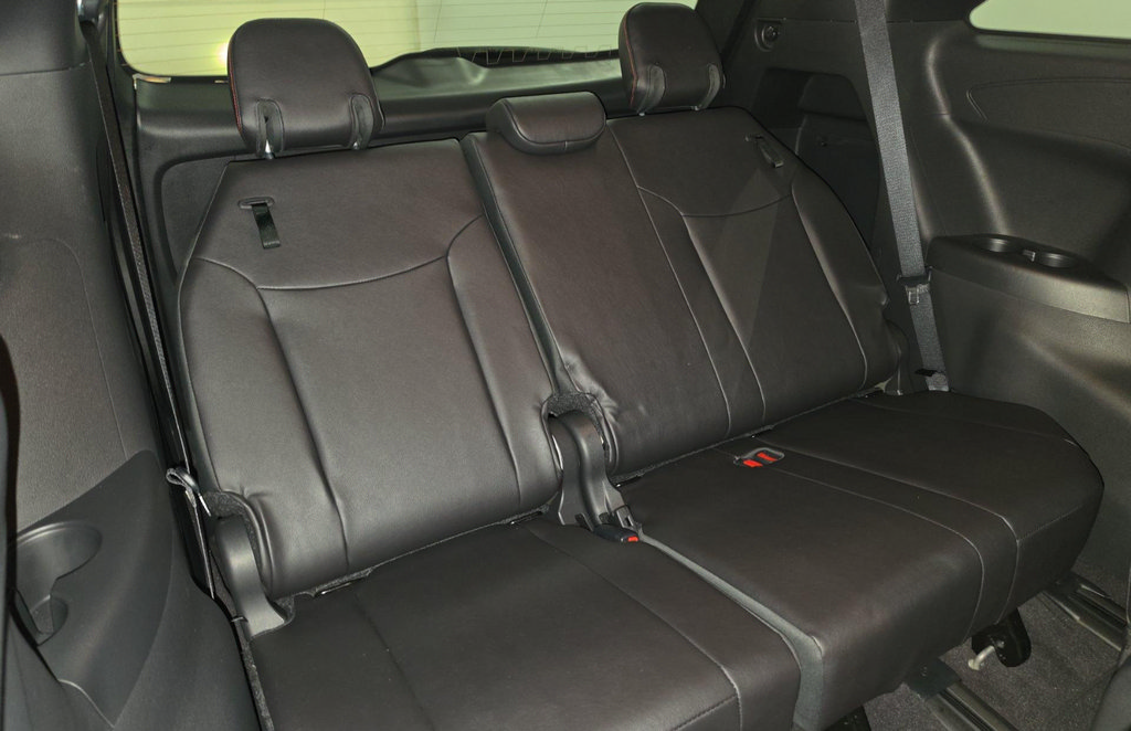 Used 2025 Toyota Sienna XSE FWD image 14