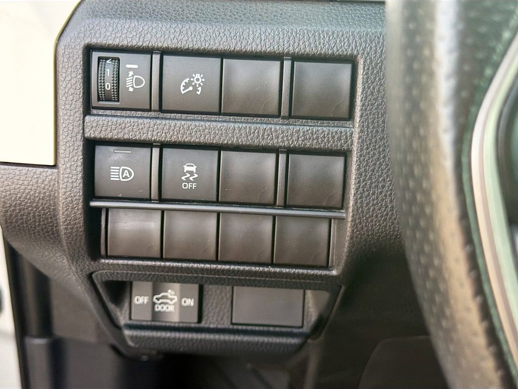 Used 2024 Toyota Tacoma TRD Off-Road image 32
