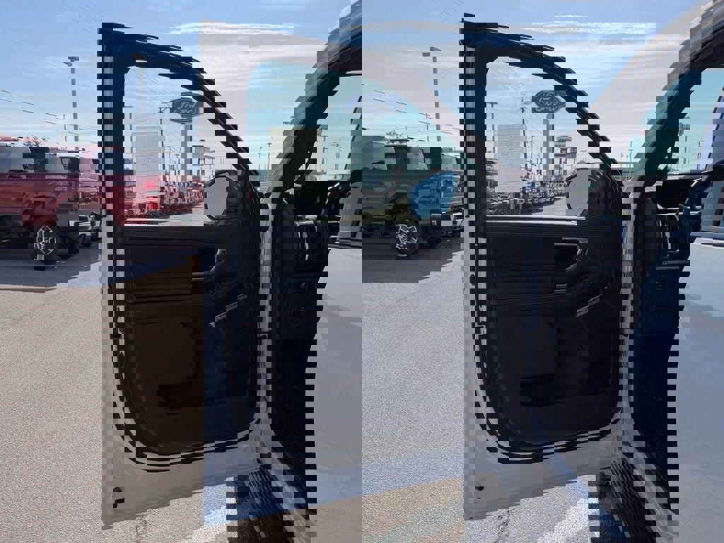 New 2026 Ford Expedition Platinum w/ Stealth Appearance Package image 10