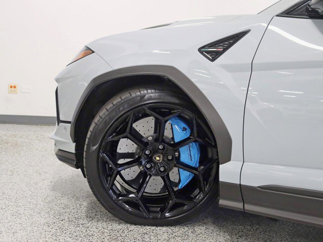 Used 2023 Lamborghini Urus Performante image 18