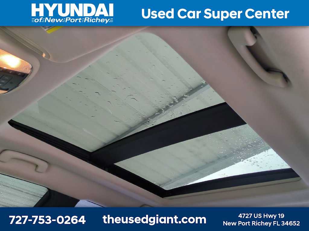 Used 2016 Chrysler 300 C RWD image 20