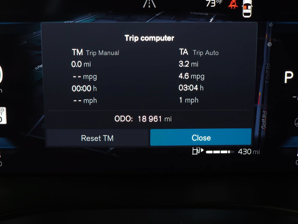 Certified 2025 Volvo XC60 B5 Plus AWD/4WD image 25