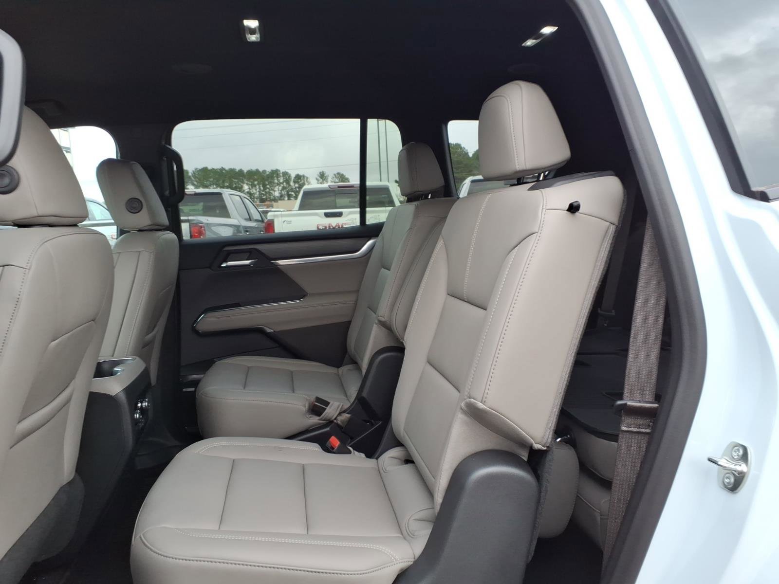 New 2026 GMC Acadia Elevation w/ Elevation Premium Package AWD/4WD image 22