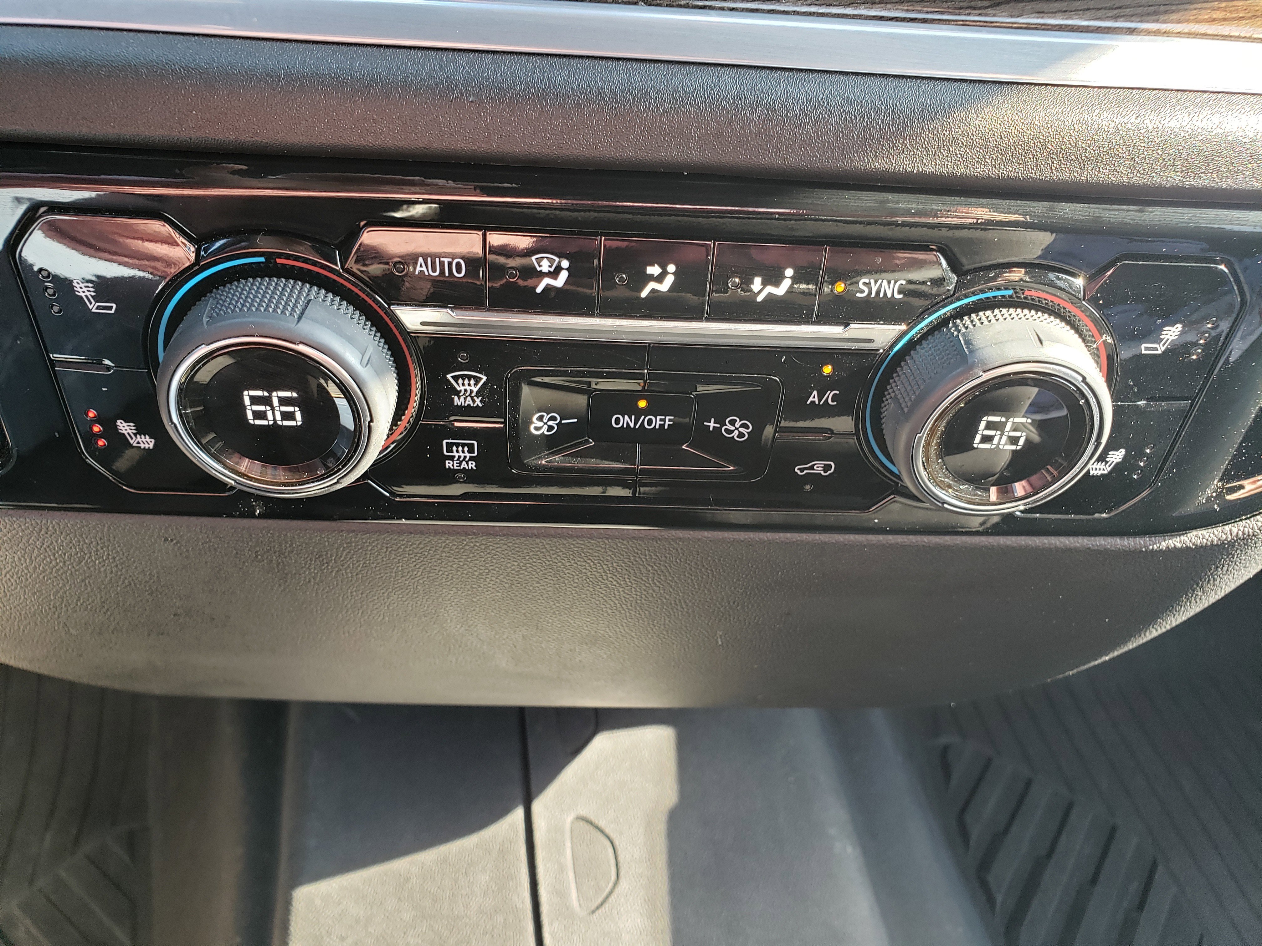 Used 2024 Chevrolet Silverado 2500 LT w/ All Star Edition image 24