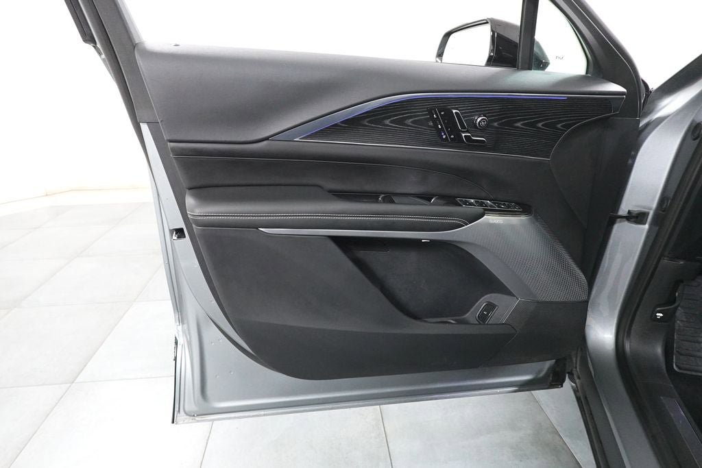 Used 2024 Cadillac Lyriq Sport AWD/4WD image 25