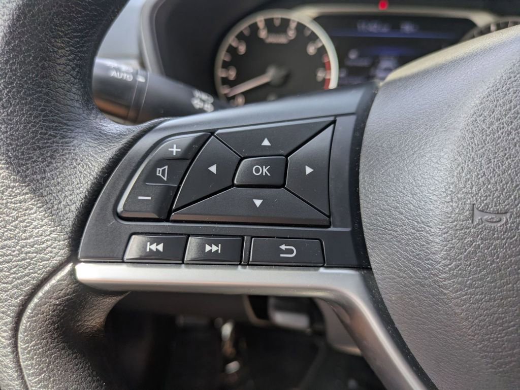 Used 2025 Nissan Altima 2.5 SV image 17