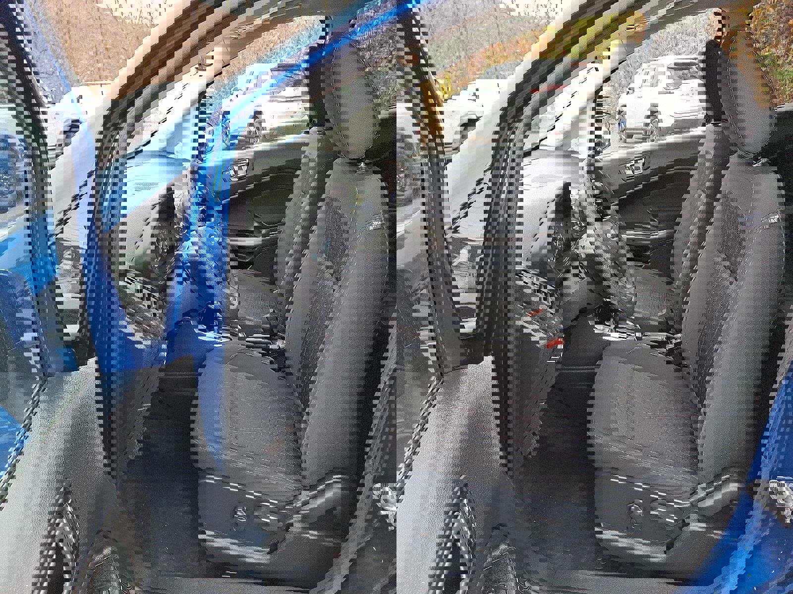 Used 2022 Ford EcoSport SE w/ SE Convenience Package image 14