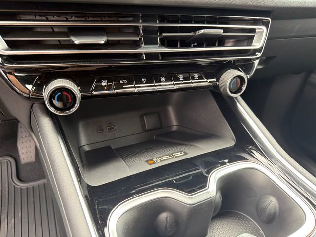 New 2026 Chevrolet Traverse LT w/ Midnight/Sport Edition FWD image 30