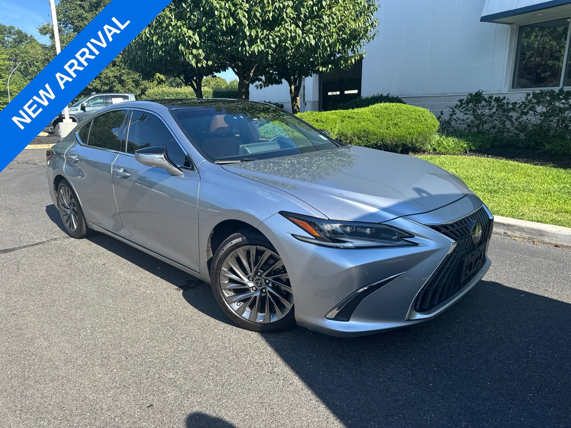 Used 2024 Lexus ES 350 Ultra Luxury w/ Accessory Package (Z2)