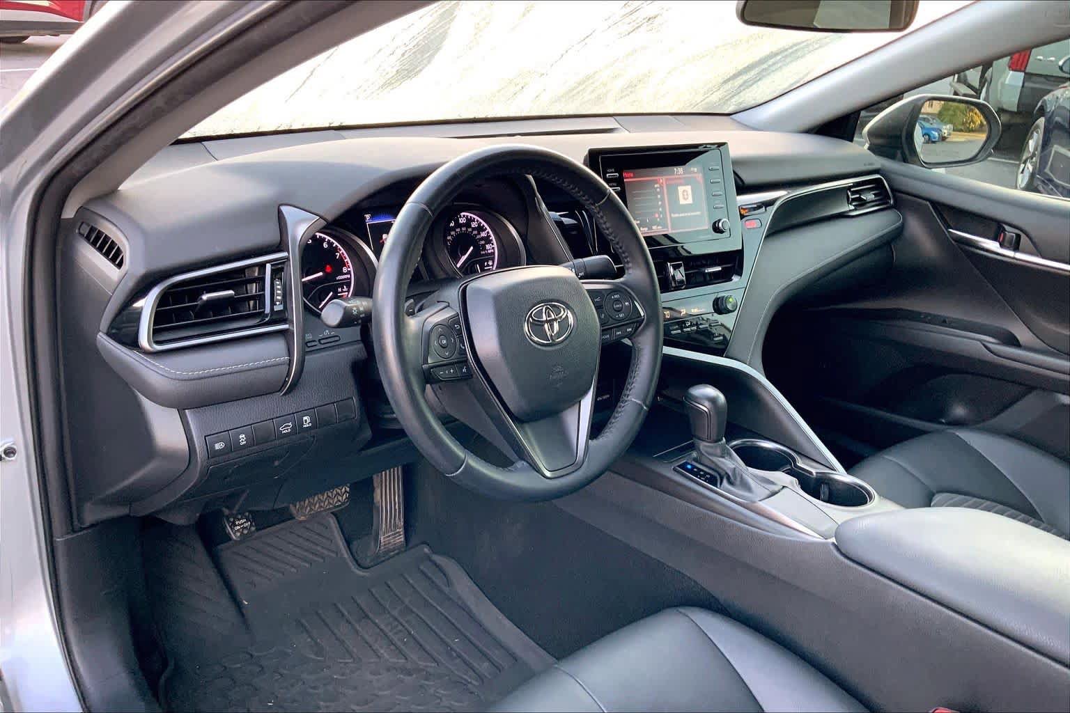 Used 2021 Toyota Camry SE FWD image 17