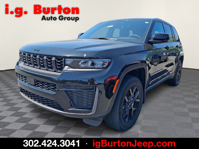 New 2026 Jeep Grand Cherokee Altitude AWD/4WD image 3