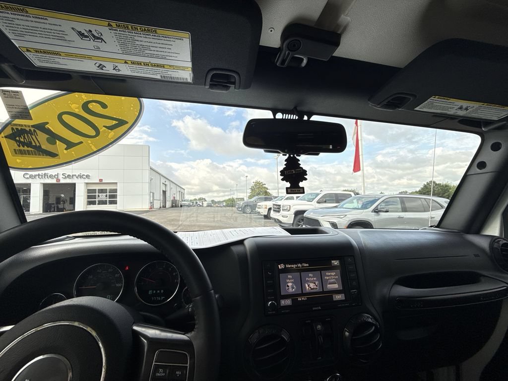 Used 2017 Jeep Wrangler Unlimited Sahara AWD/4WD image 27