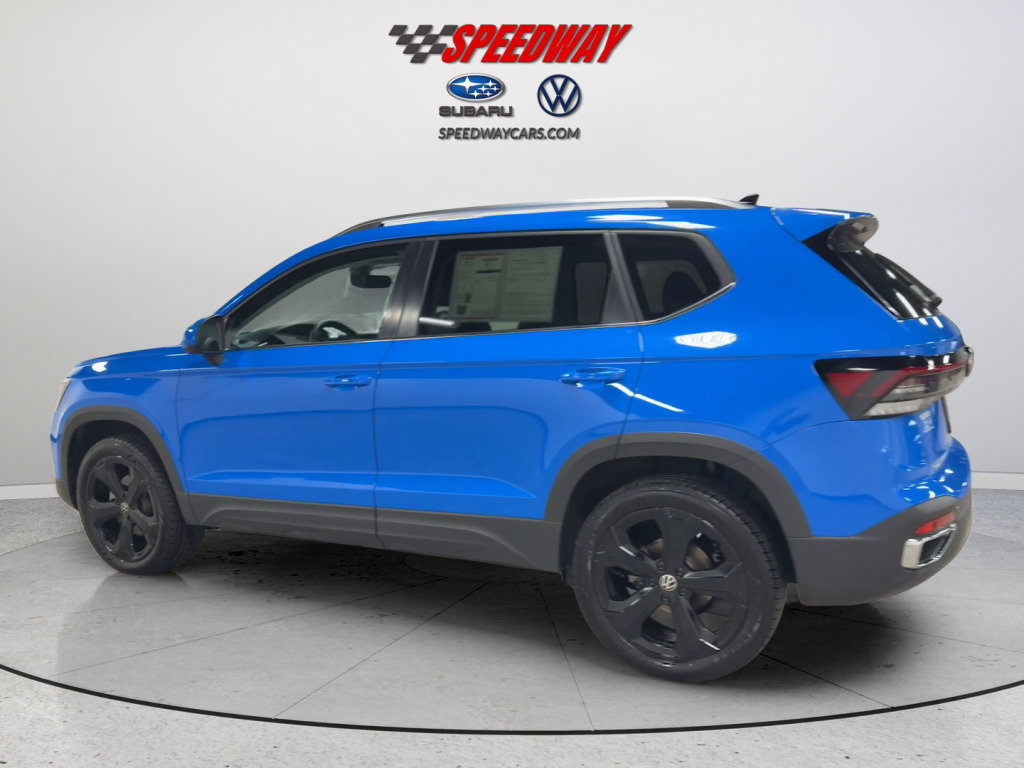 Certified 2025 Volkswagen Taos SEL AWD/4WD image 9