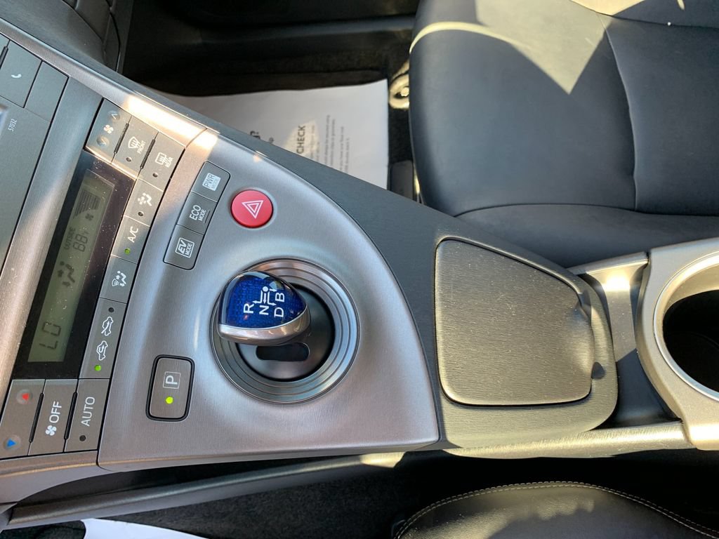 Used 2015 Toyota Prius Persona Series FWD image 24
